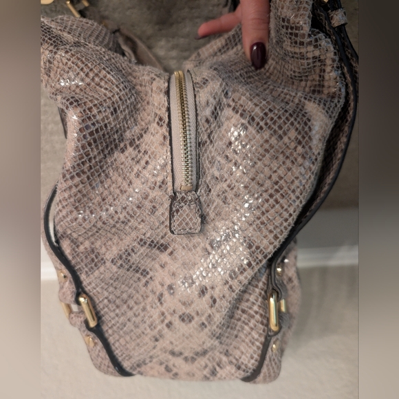 ✨ Like New Michael Kors Snake Print 3 Compartment Shoulder Bag - Tan - Picture 12 of 16